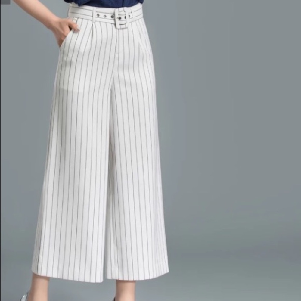 Suit trousers with belts